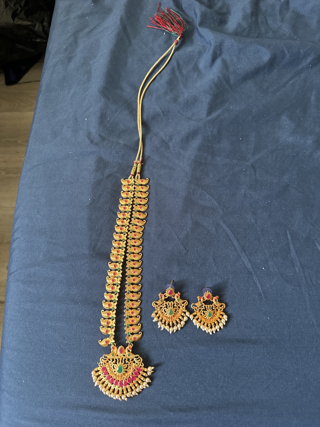 Beautiful Necklace and Earring Set