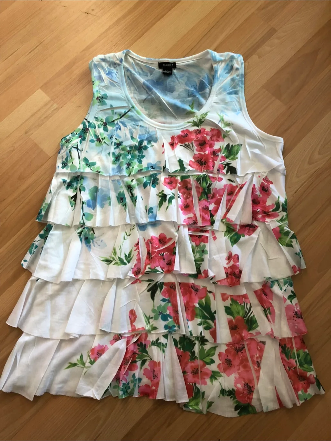 Women’s Top Size Large  $5 firm thumbnail