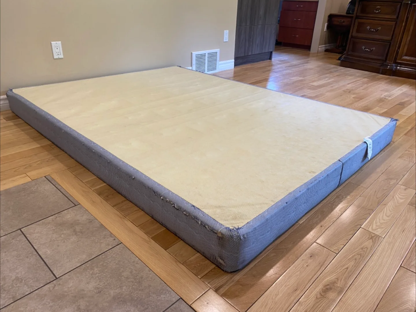 Dark Queen Bed Frame & Boxspring (CAN DELIVER) image indicator(9)