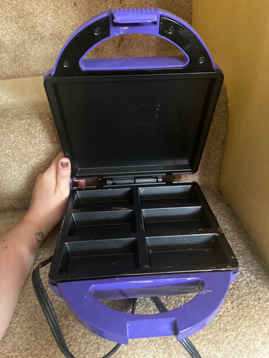 Betty Crocker Brownie Maker image indicator(2)