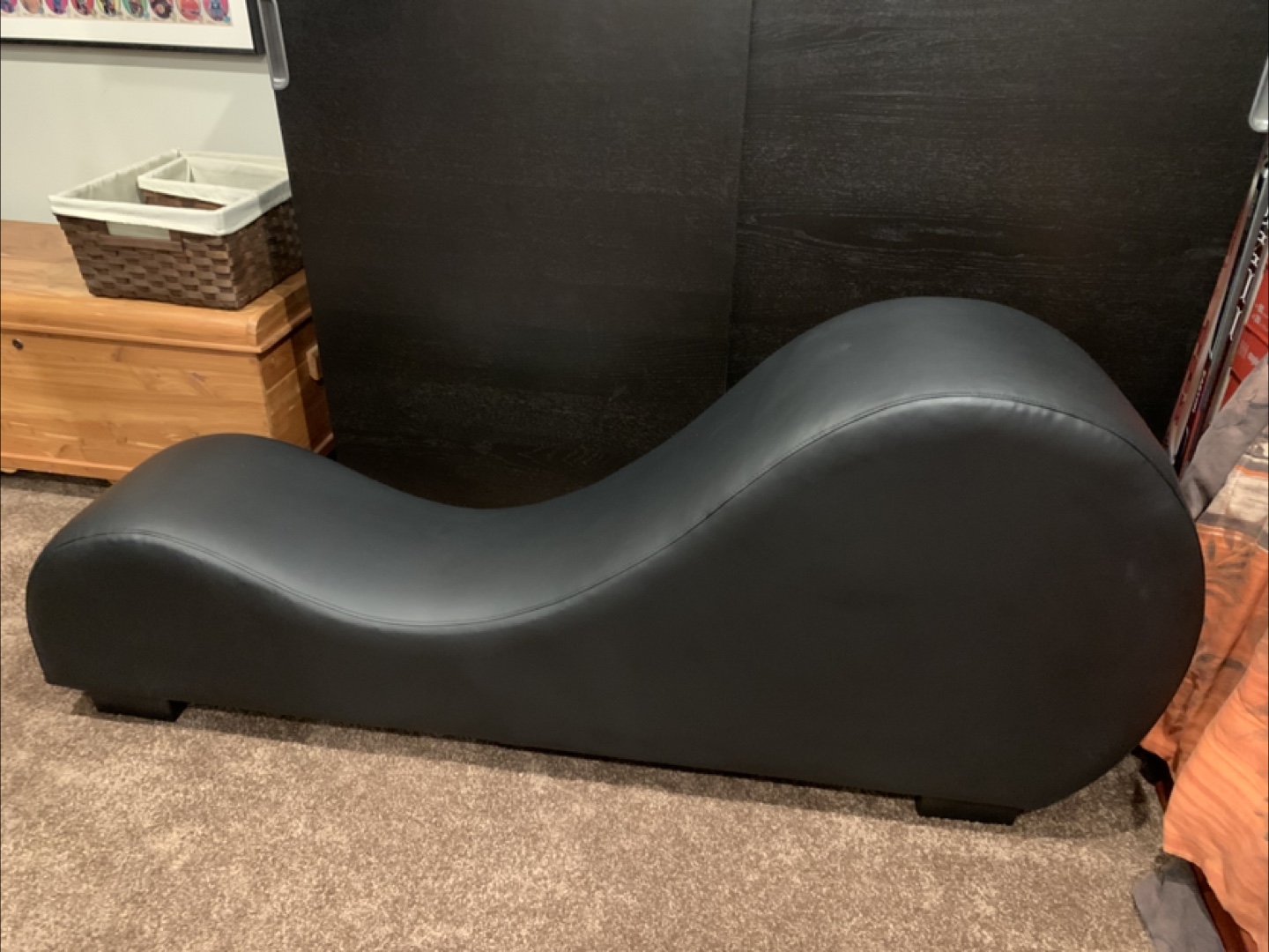 Black Modern Lounger