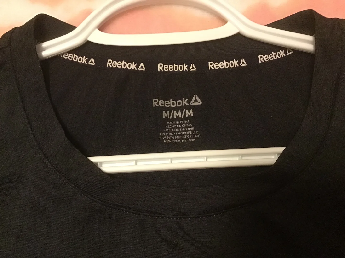 🤩 Reebok Black T-Shirt Size M image indicator(2)