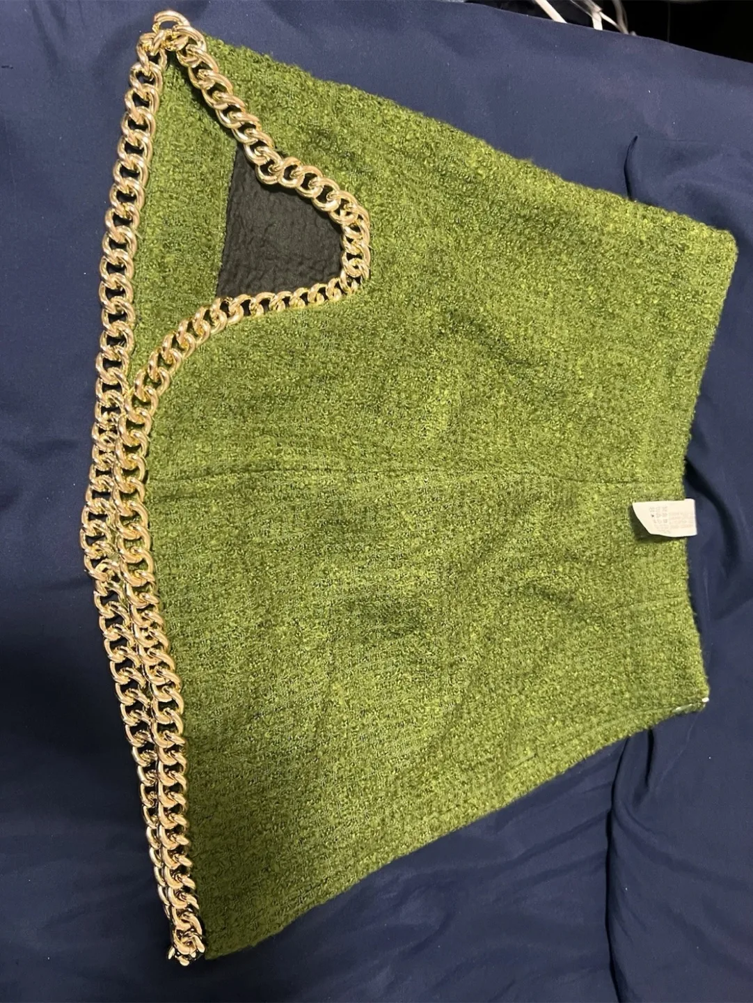 BNWT ZARA ICONIC MOSS GREEN  MINI SKIRT WITH CHAIN SIZE XS thumbnail