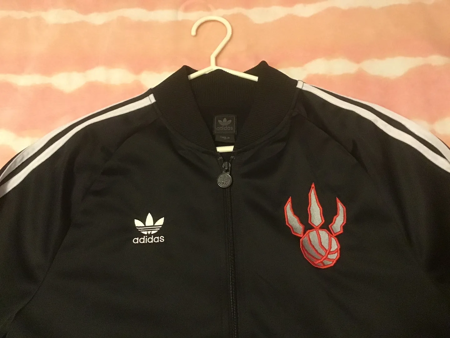 🤩 Adidas Raptors Track Jacket Size S image indicator(2)
