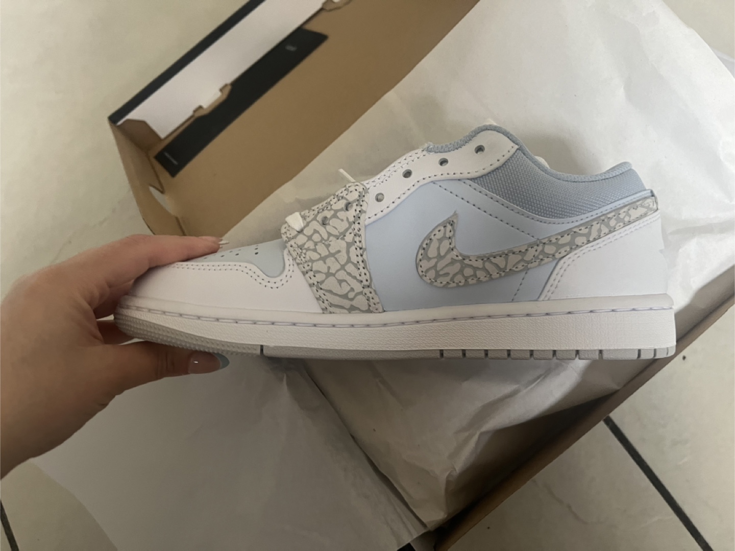 Air Jordan 1 Low SE Blue Tint Elephant Print - Size 6.5