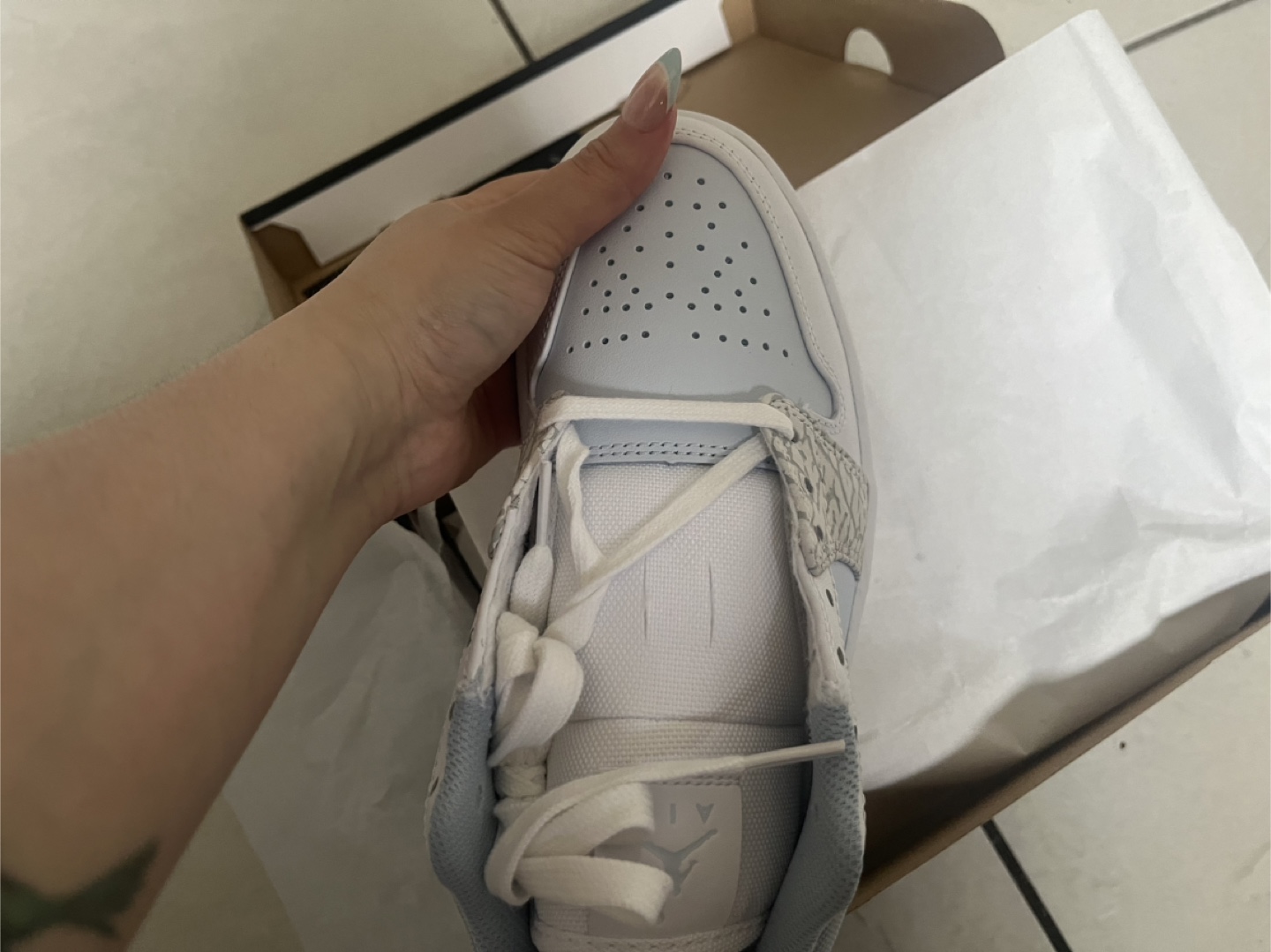 Air Jordan 1 Low SE Blue Tint Elephant Print - Size 6.5 - photo 2