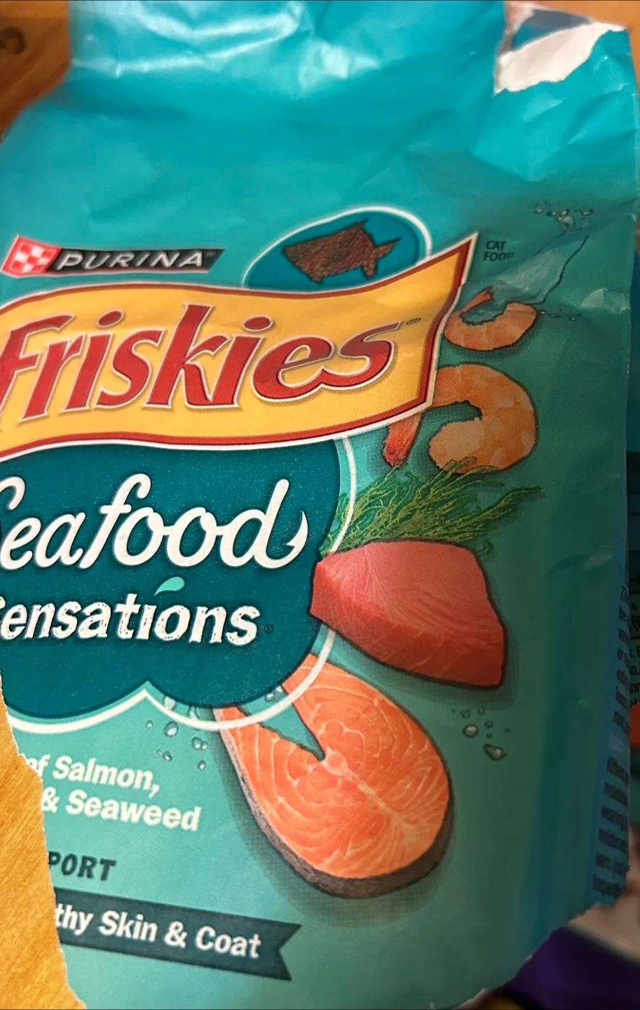 Dry cat food thumbnail