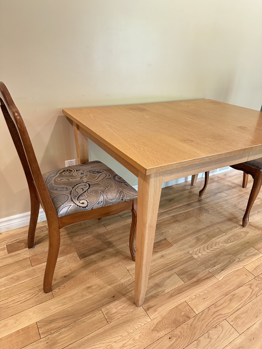 Extendable Wood Dining Table with 2 Chairs (CAN DELIVER) - photo 3
