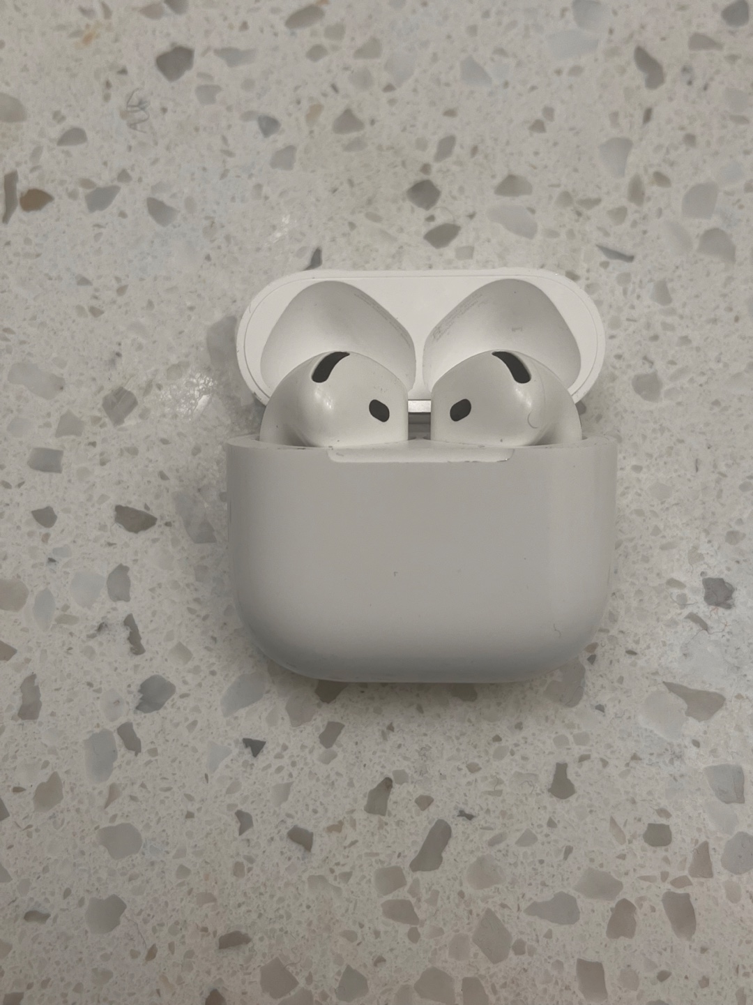 Apple AirPod 4 - photo 4