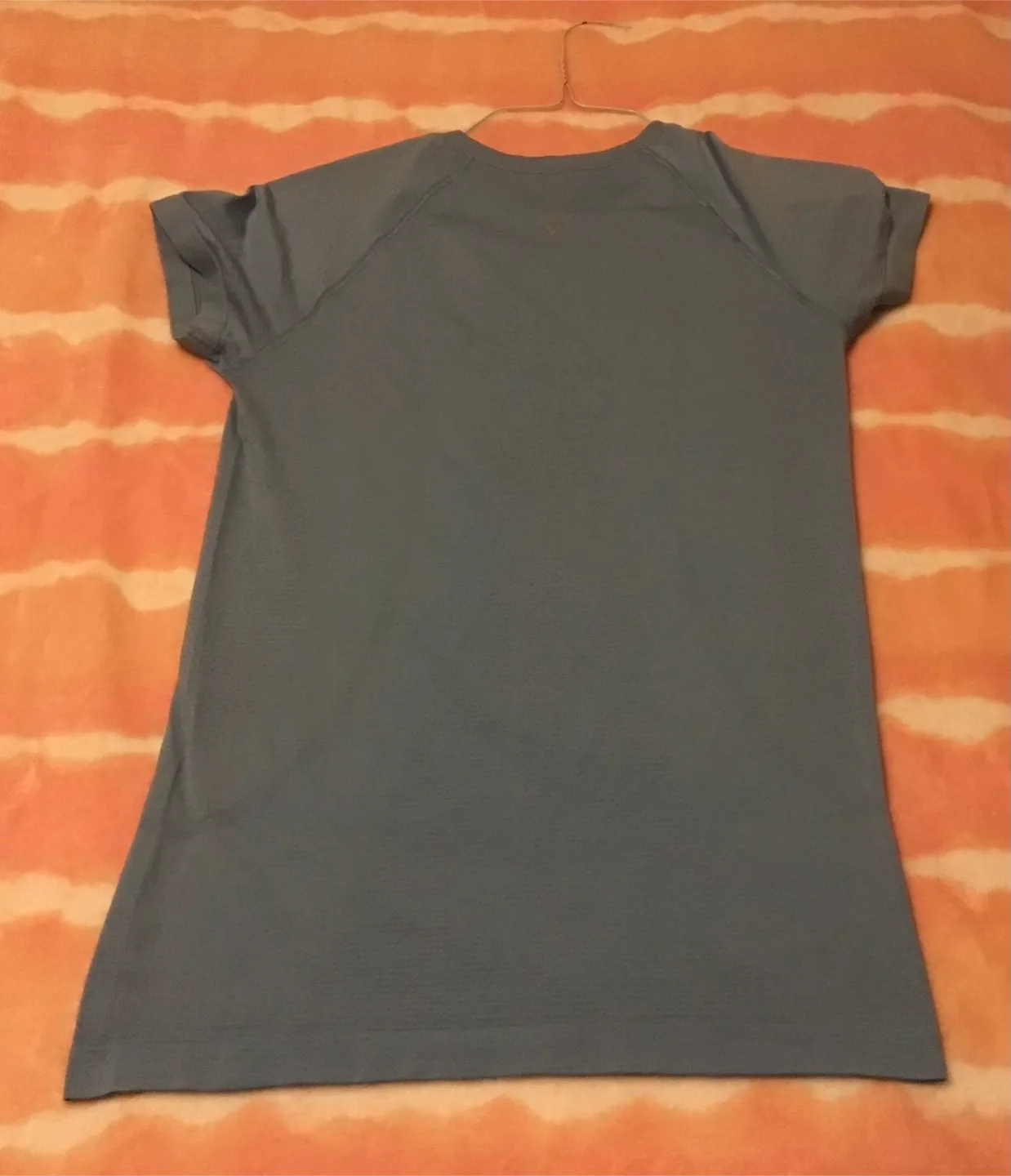 🤩 Lululemon Short Sleeve Athletic Shirt image indicator(2)