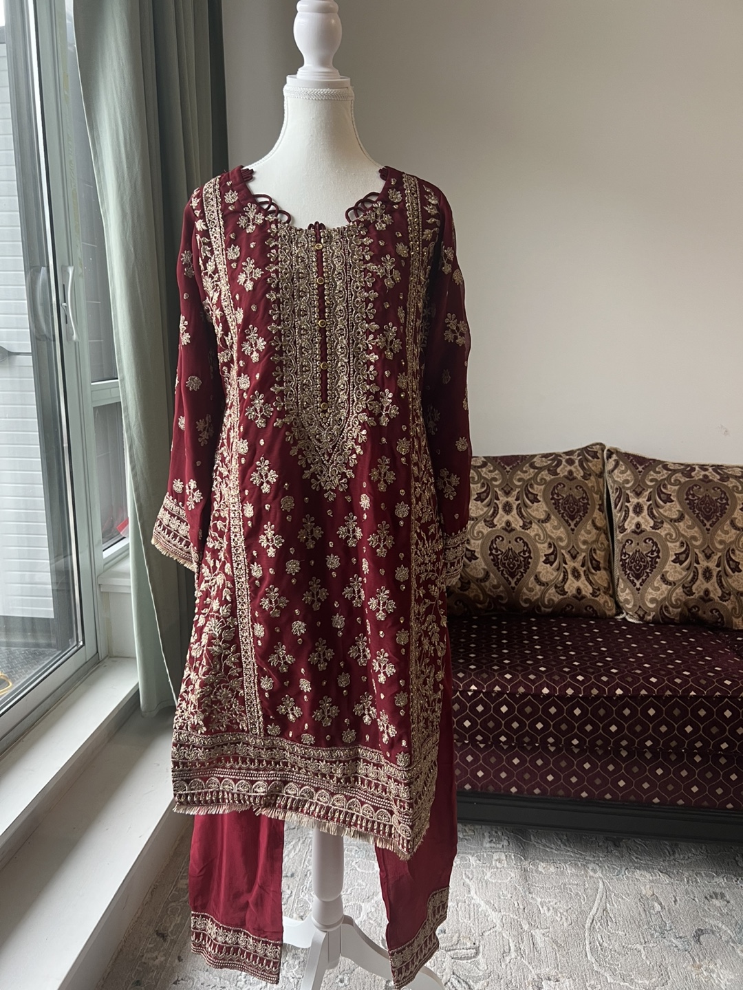 Embroidered Maroon Pakistani Suit - photo 2