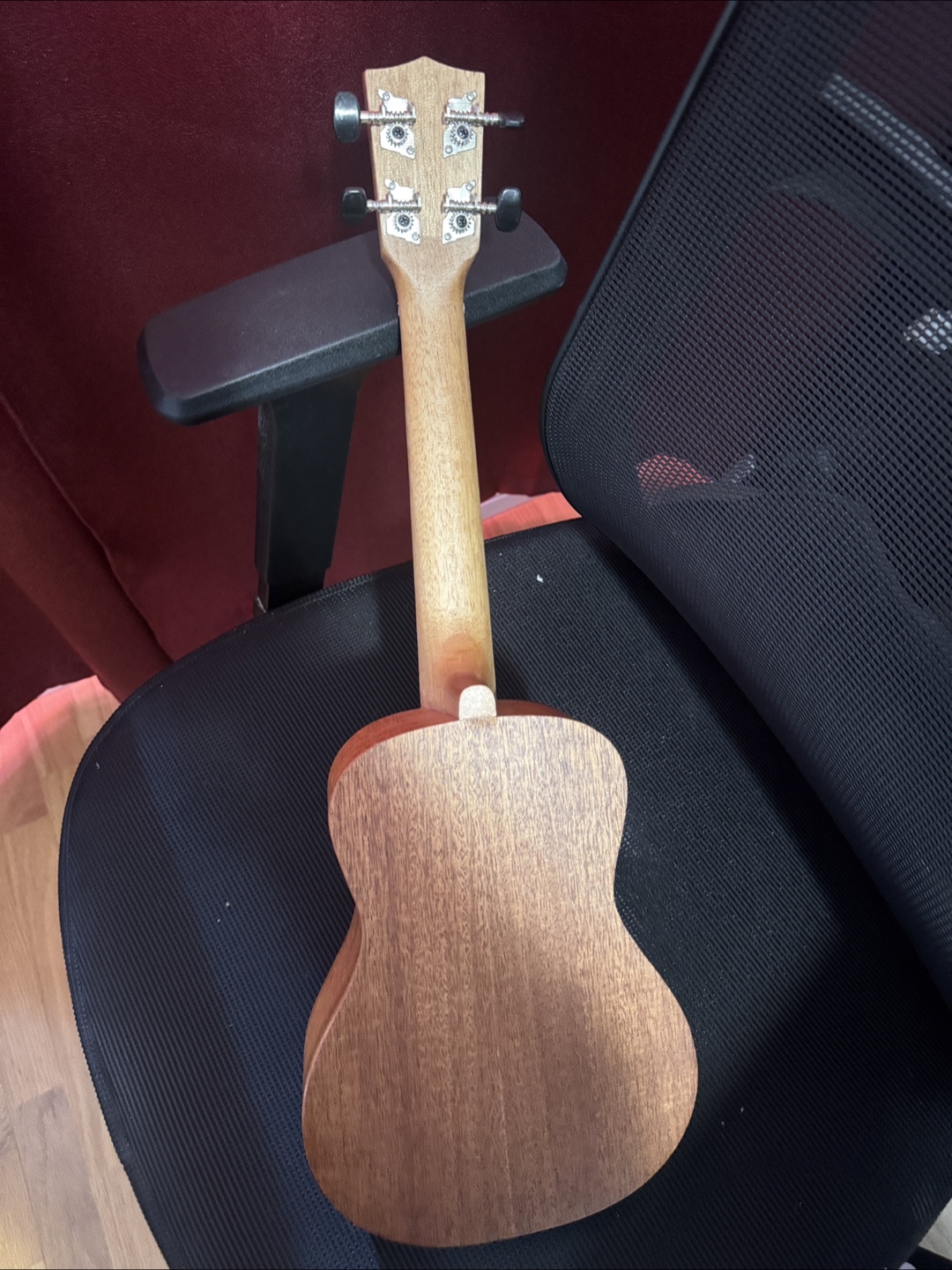 Brand new in box - Ukulele- 21 inches - giftable - photo 4