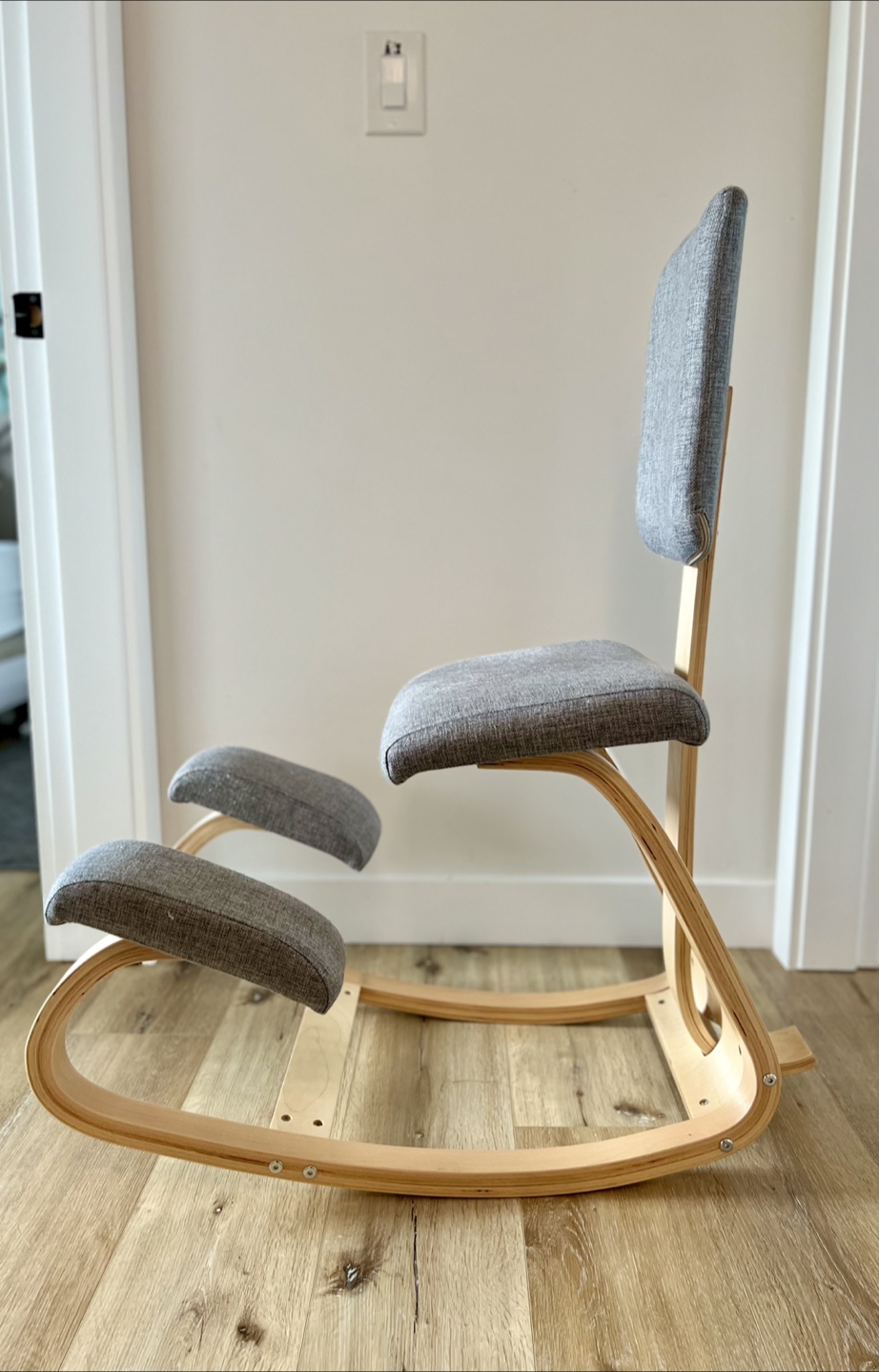 Ergonomic Kneeling Chair with Backrest - photo 2