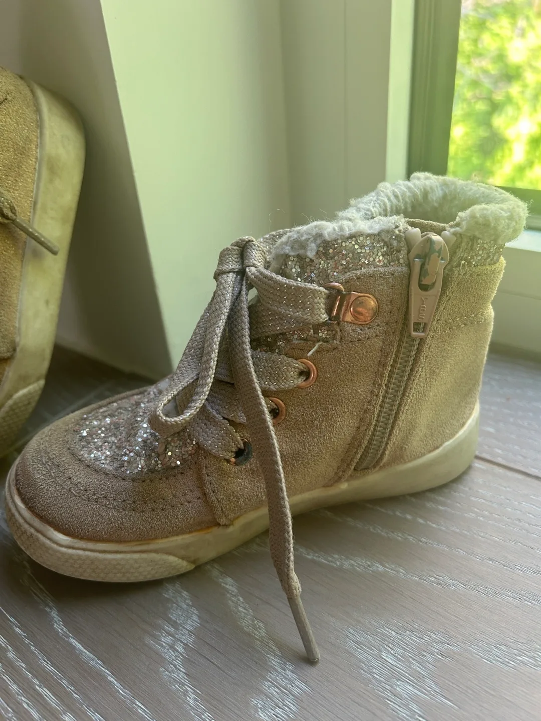 Toddler's Glittery (Spring/Fall) Boots - Size 8 image indicator(4)