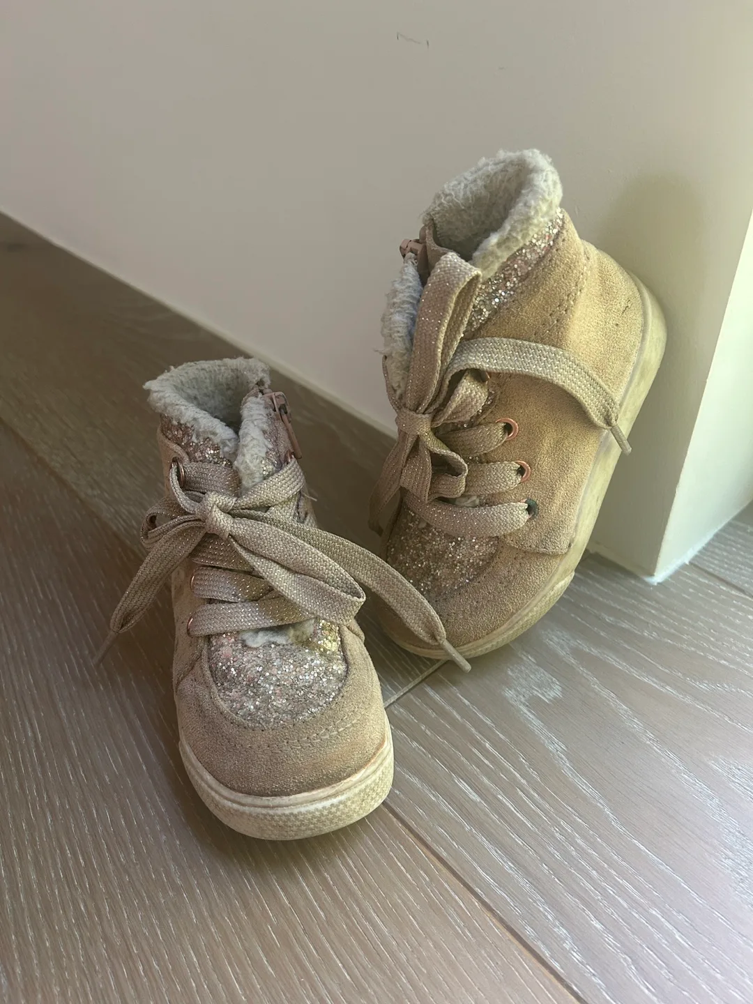 Toddler's Glittery (Spring/Fall) Boots - Size 8 image indicator(2)