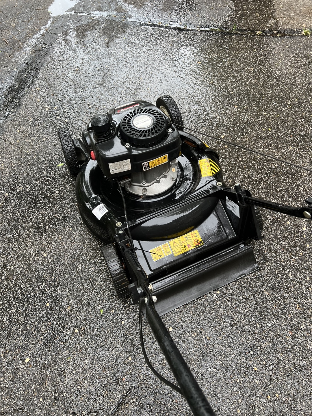 Yard Machines Lawnmower - photo 2