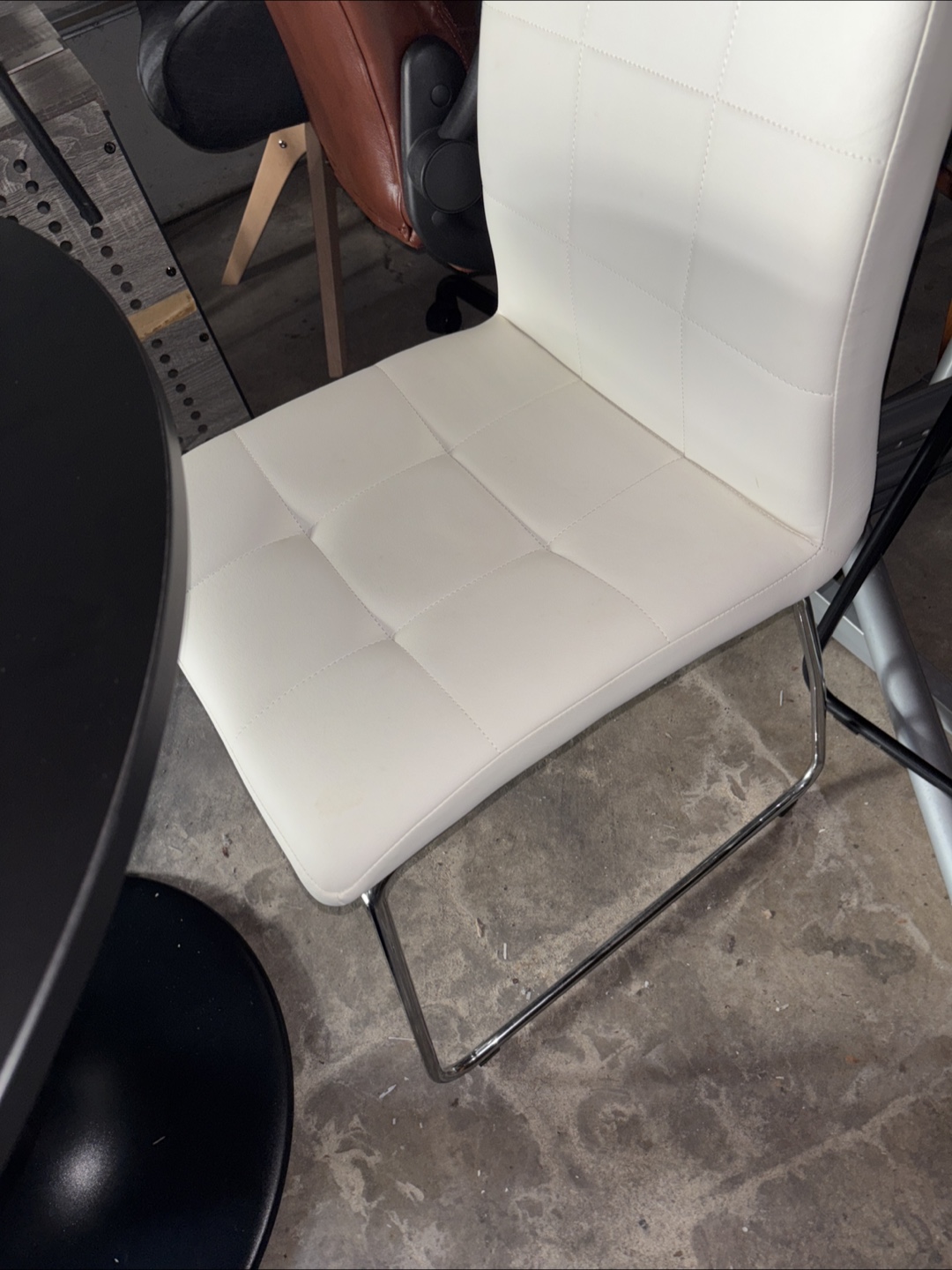 IKEA Docksta table and 2 chairs - photo 4
