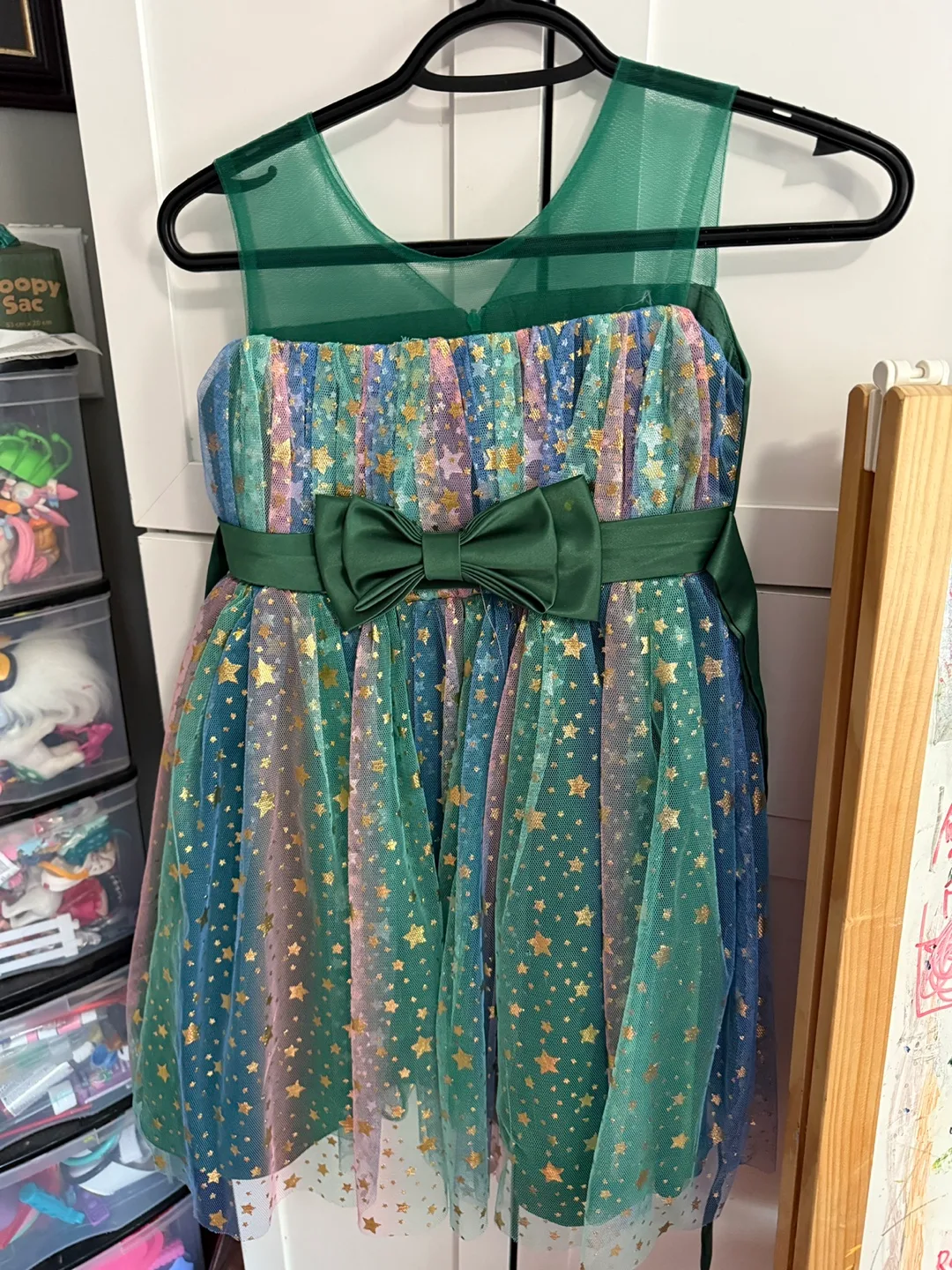 Green Sparkly Dress Sz 140 thumbnail