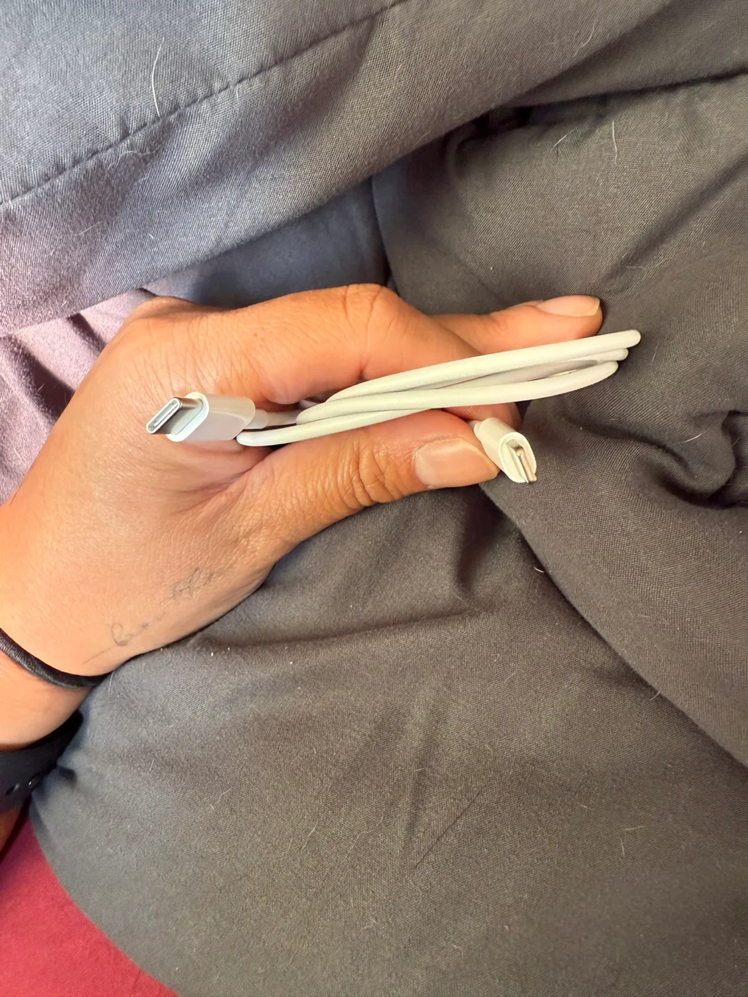 Apple Charging Cable image indicator(4)