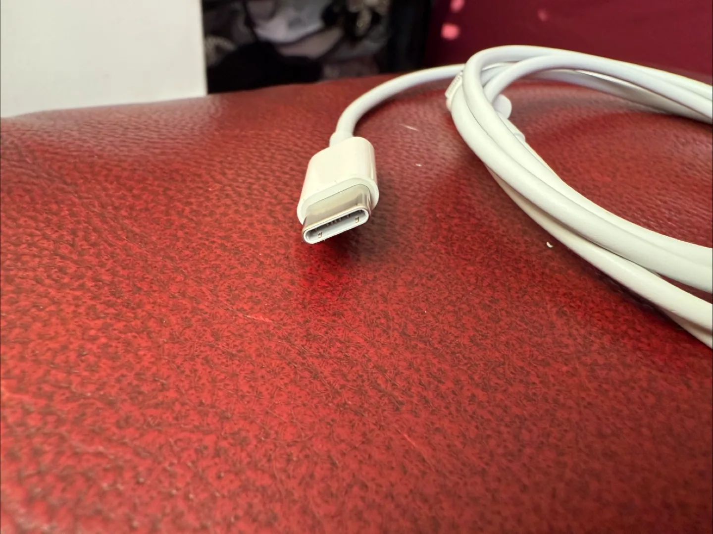 Apple Charging Cable image indicator(2)