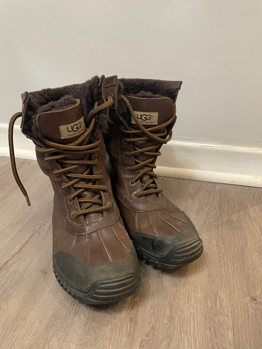 UGG Adirondack Boots - Brown image indicator(3)