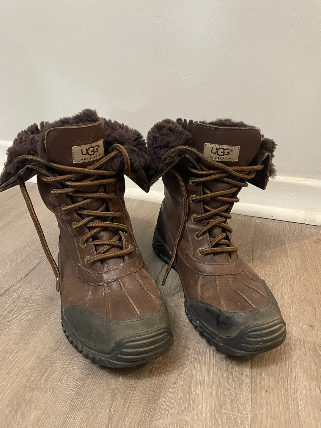 UGG Adirondack Boots - Brown image indicator(2)