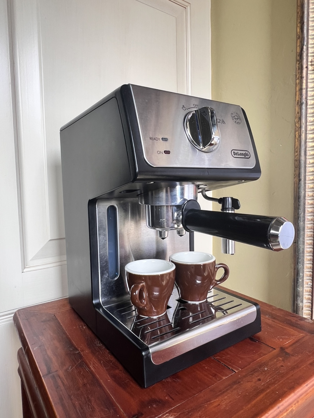 Delonghi - 15 Bar Espresso & Cappuccino - photo 2