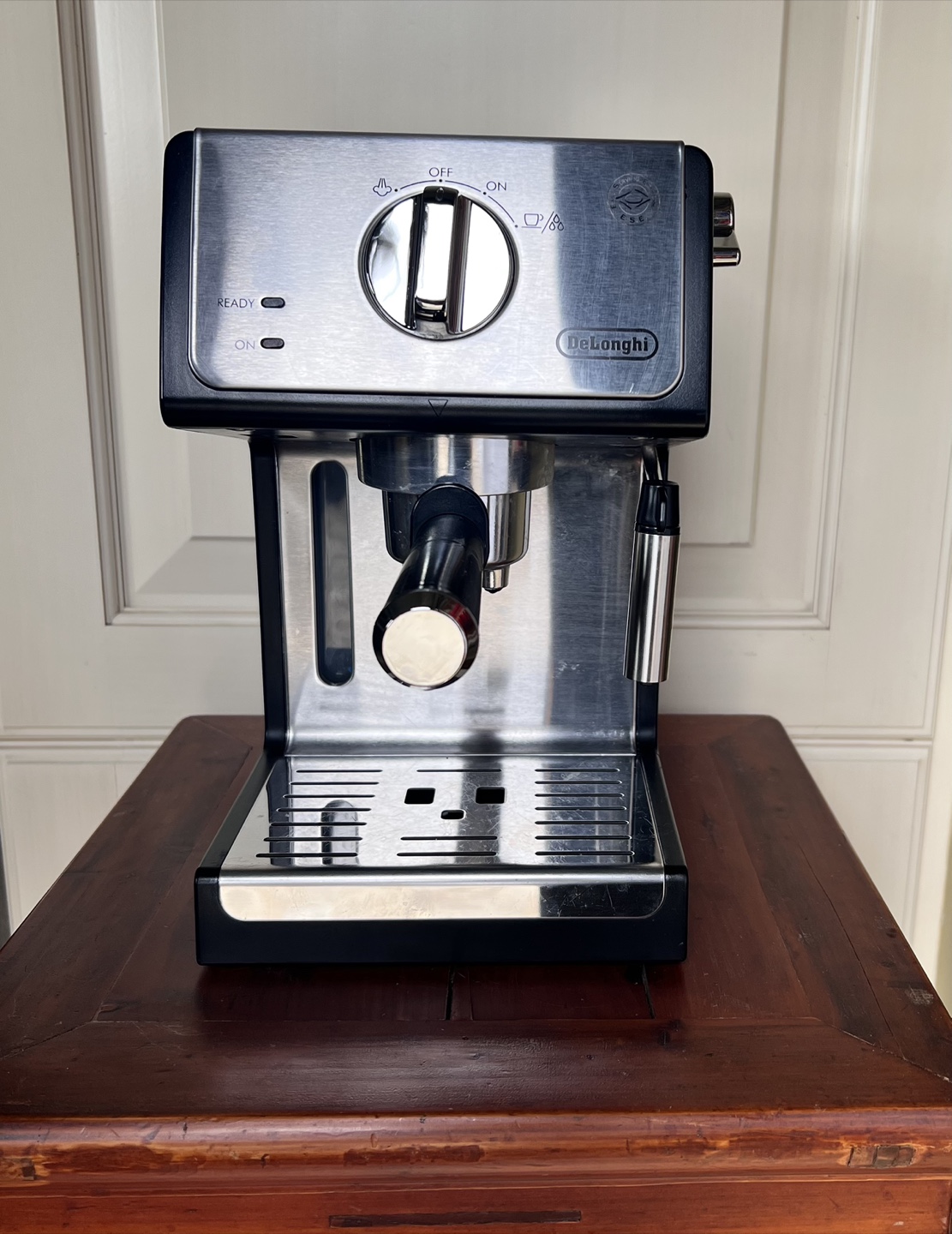 Delonghi - 15 Bar Espresso & Cappuccino