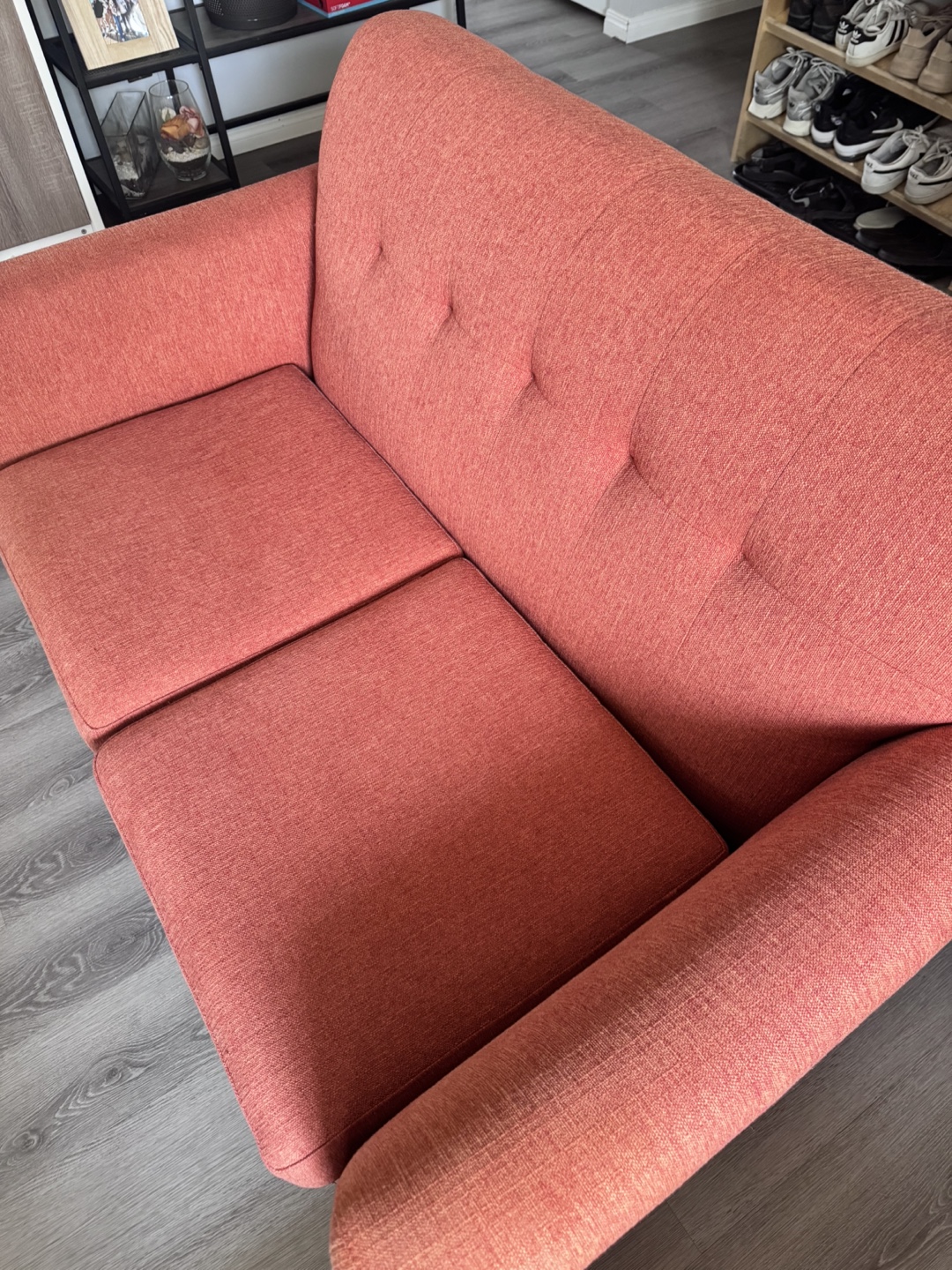 Couch - photo 3