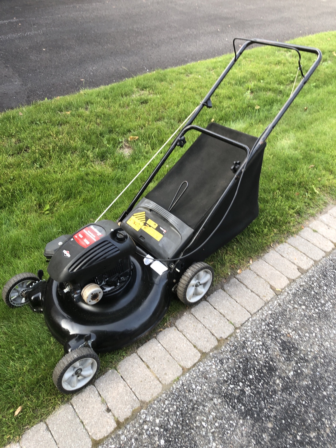 Lawn Mower yard machines. - photo 2