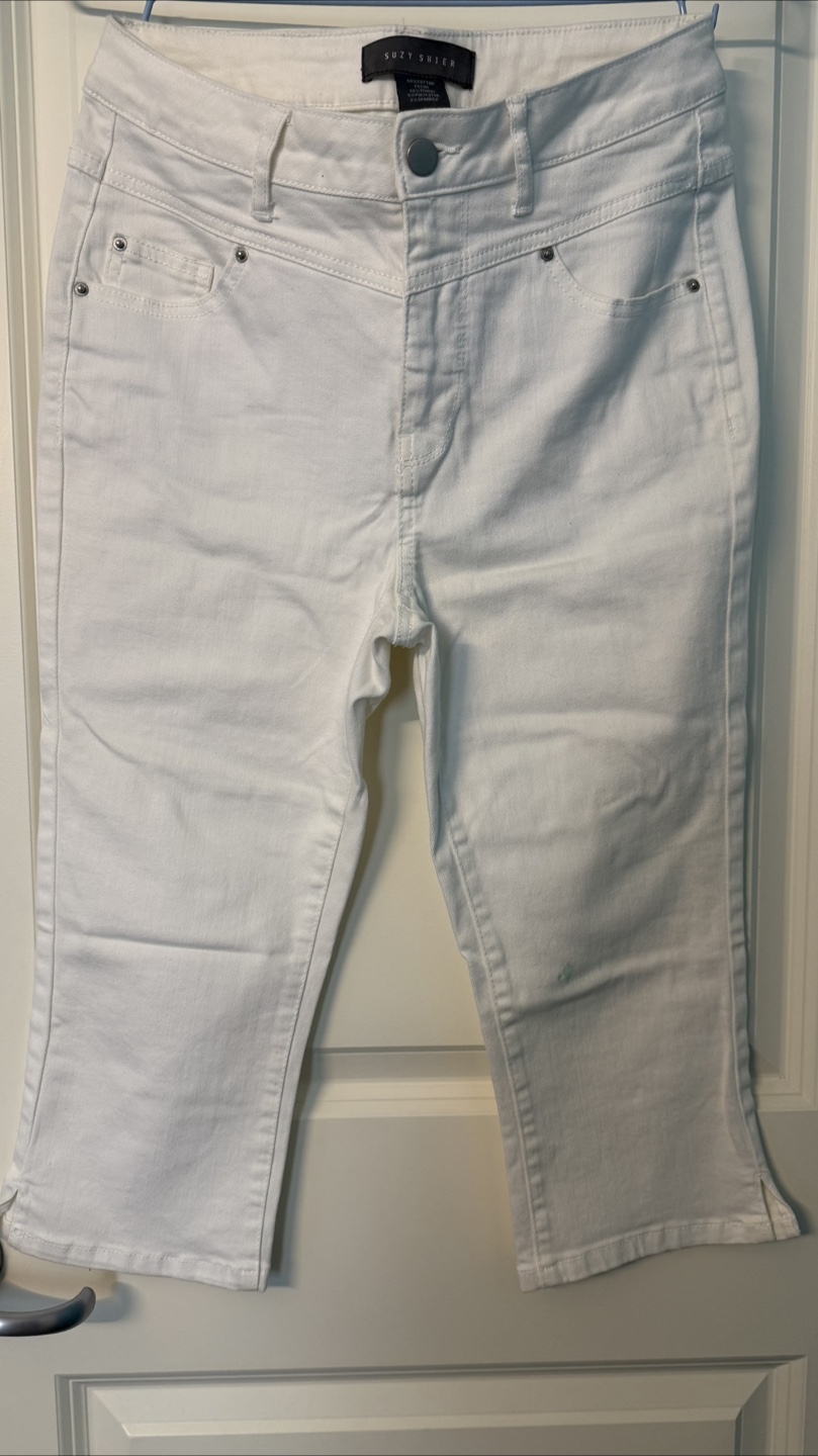 White Cropped Capri - Suzy Shier