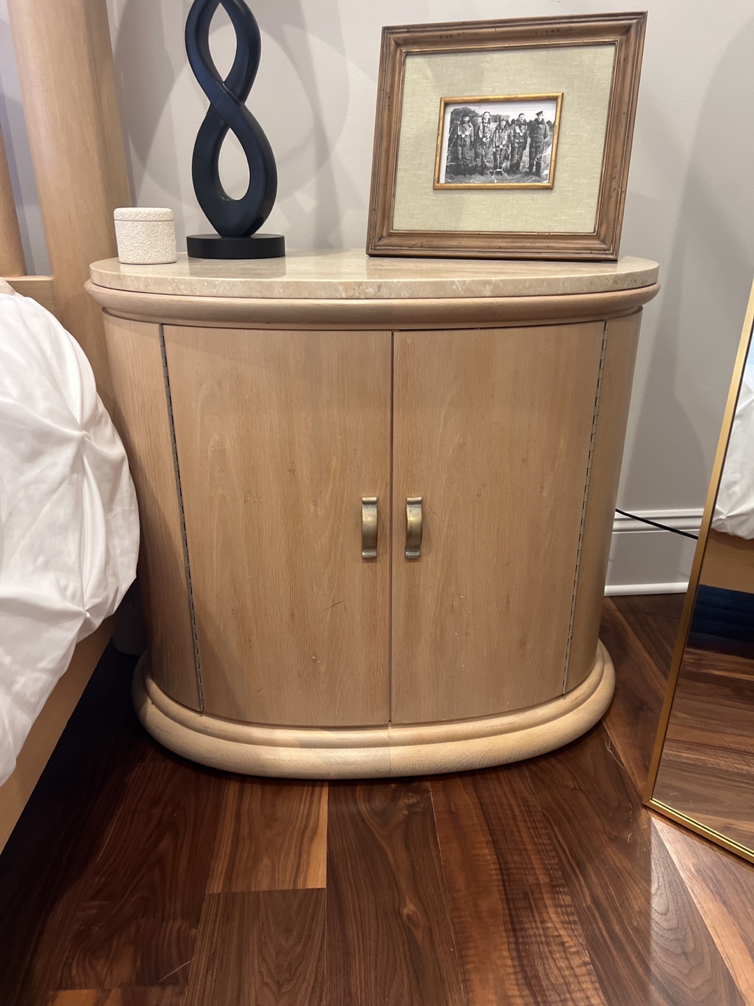 5-piece Queen Size Wooden Bedroom set - photo 2