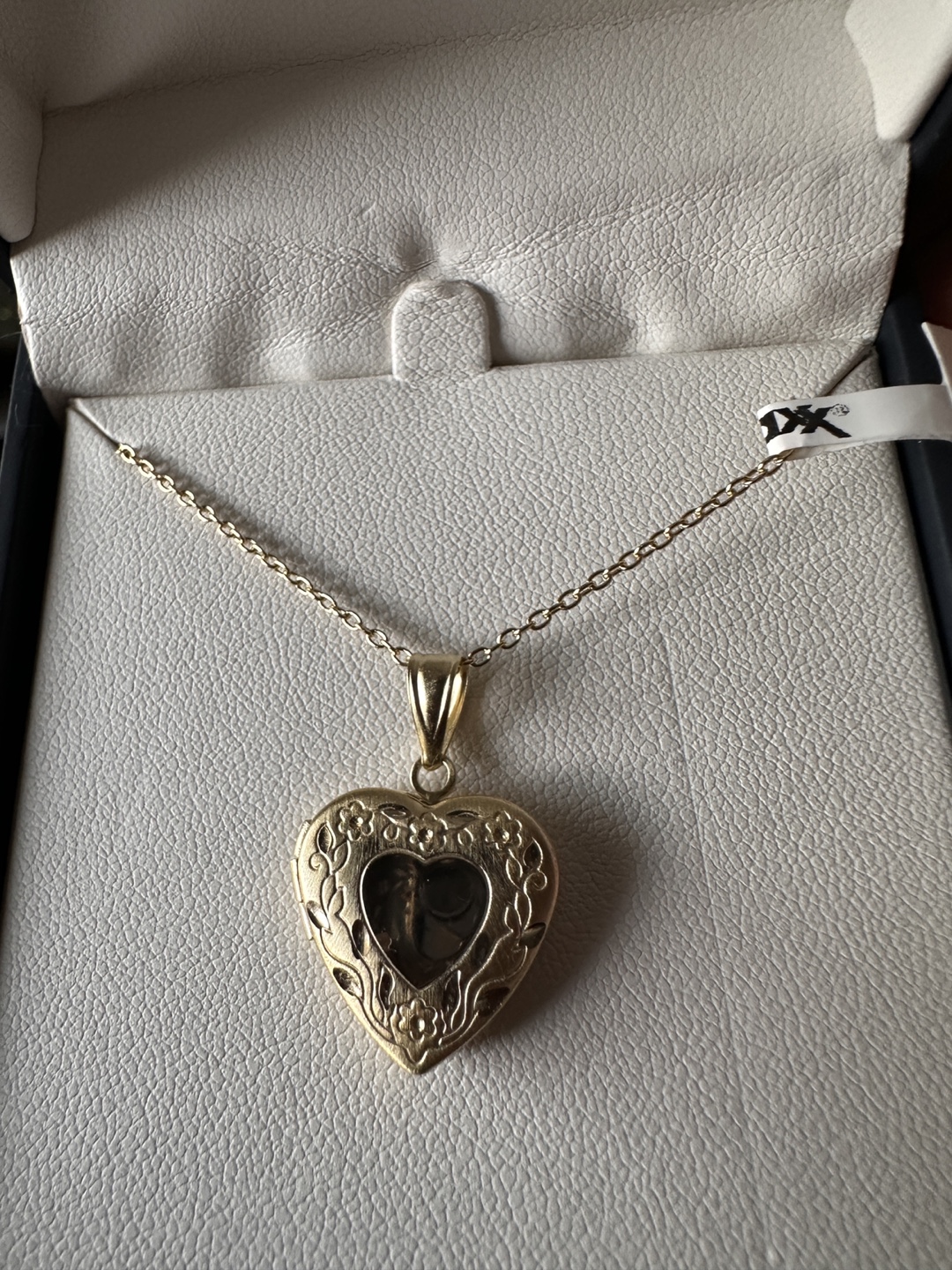 Heart Shaped Locket - photo 2