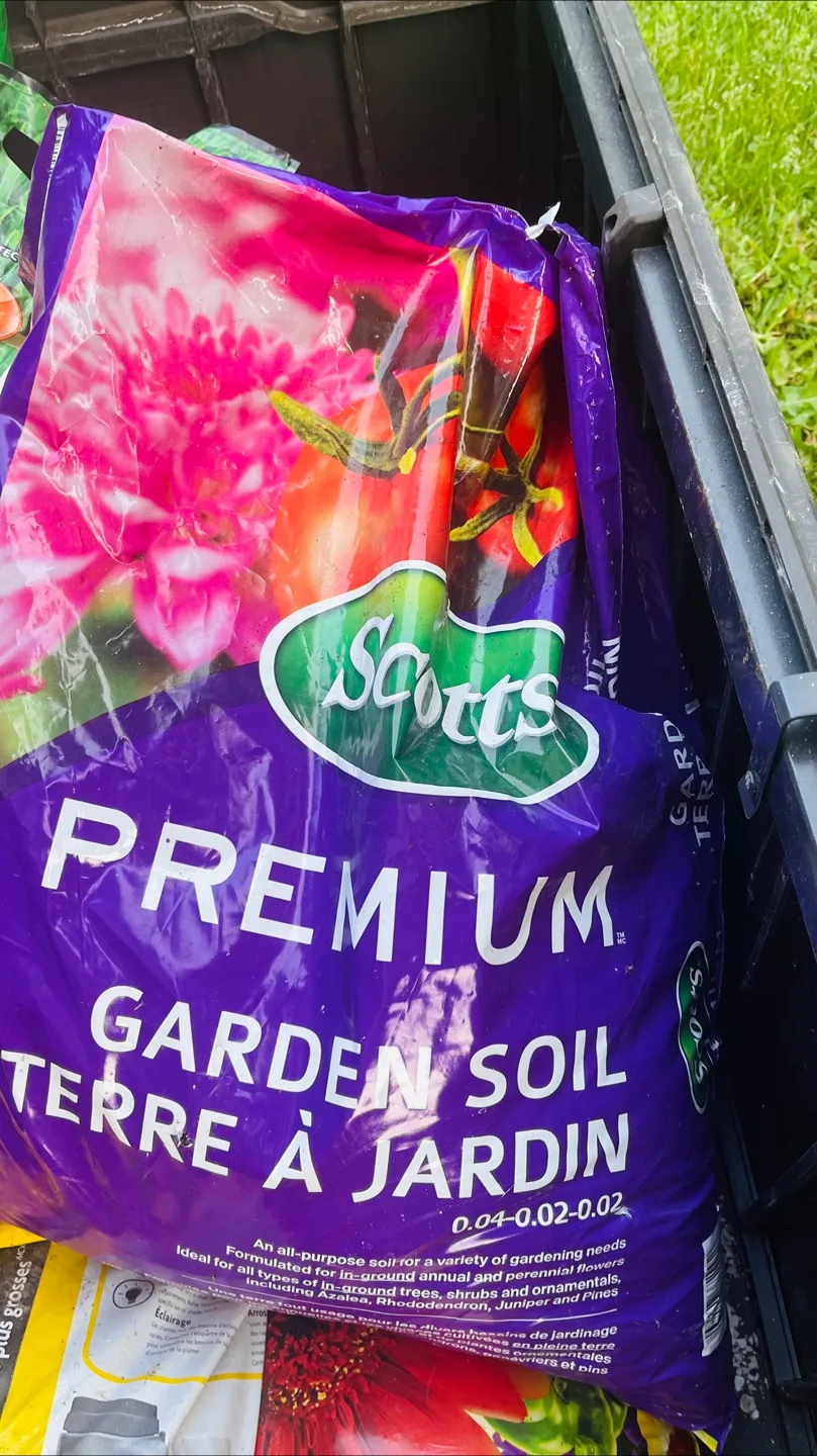 Premium Garden Soil thumbnail