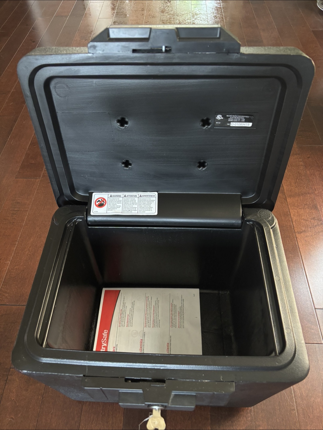 SentrySafe Box with Key - photo 2