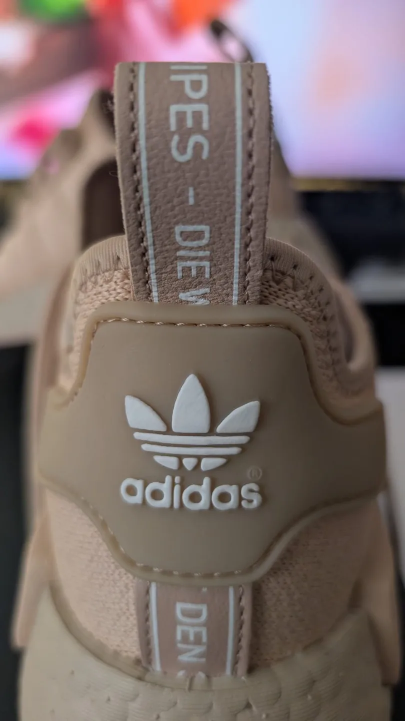 BNIB Women’s Adidas NMD_R1 - Size 9 image indicator(2)