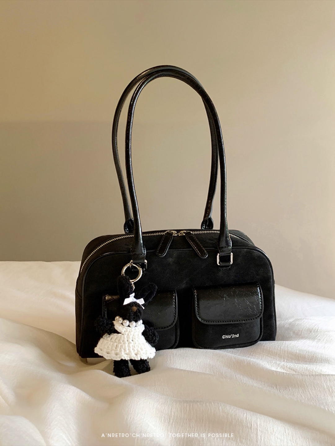 Chio'2nd Black Swan Chubby Bag