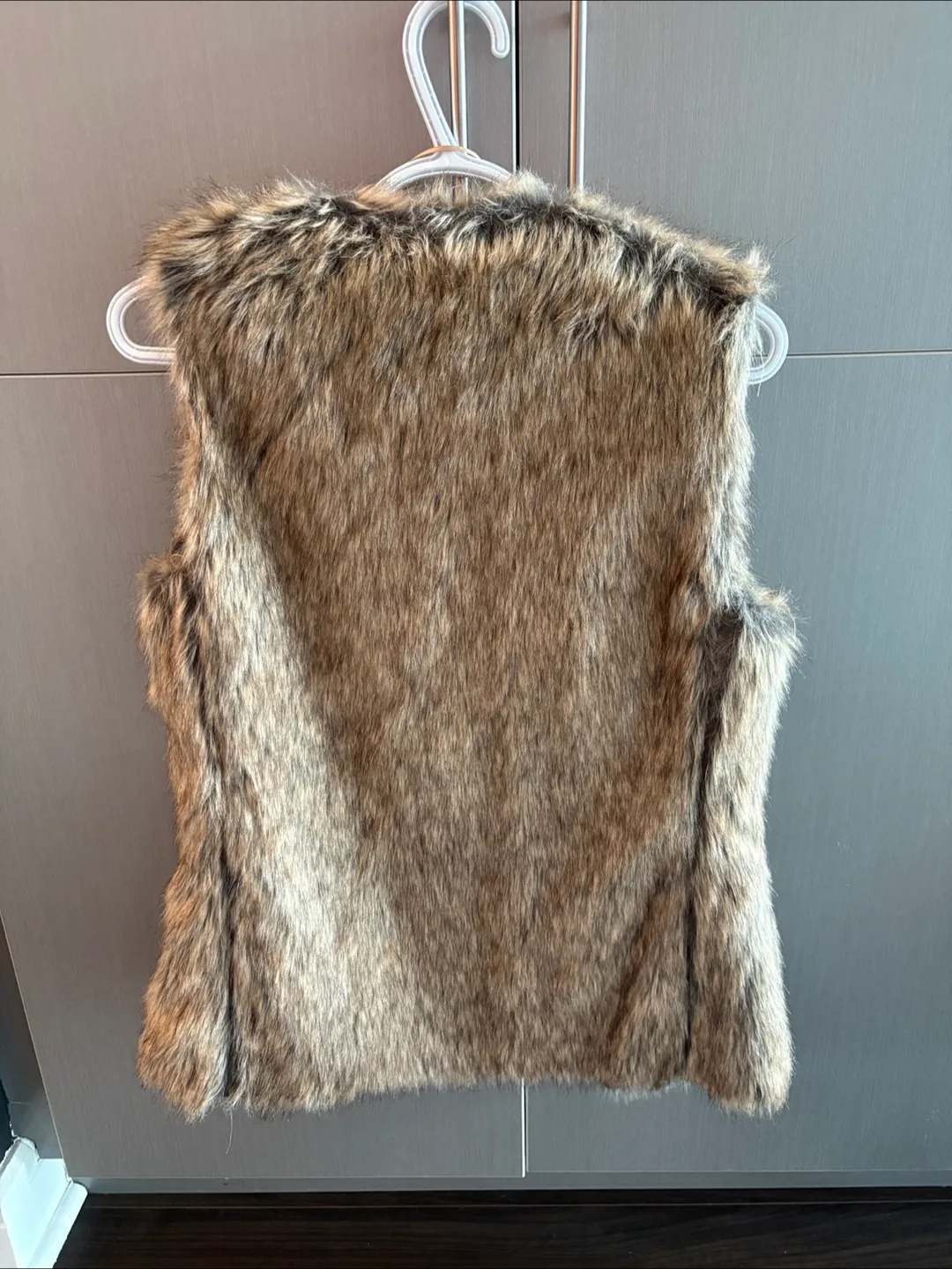 Faux Fur Vest image indicator(3)
