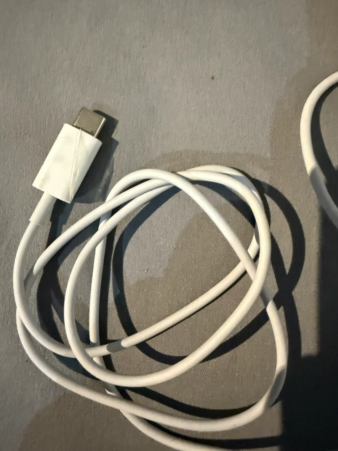 Kate Spade Wireless Charger image indicator(3)