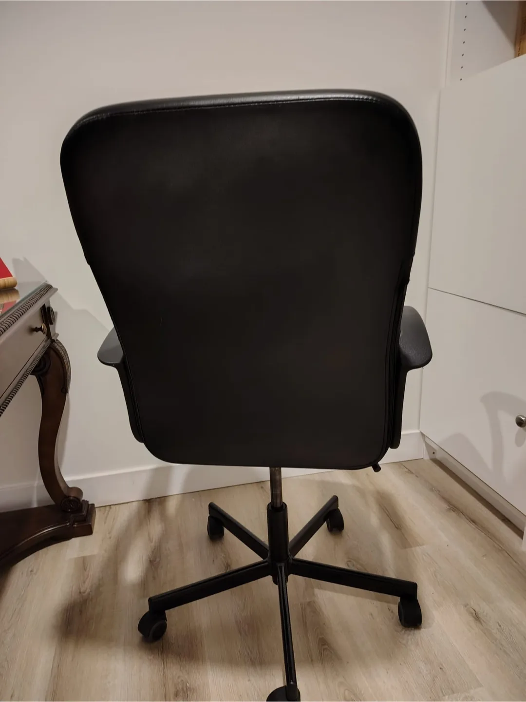 Black Office Chair thumbnail