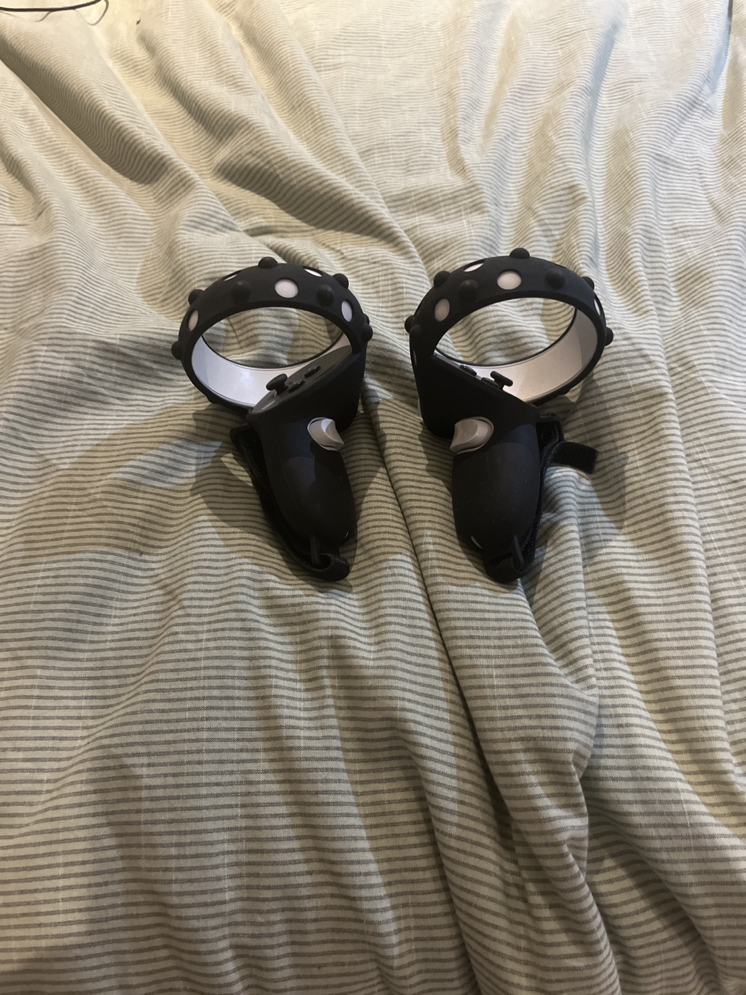 Oculus quest two - photo 3