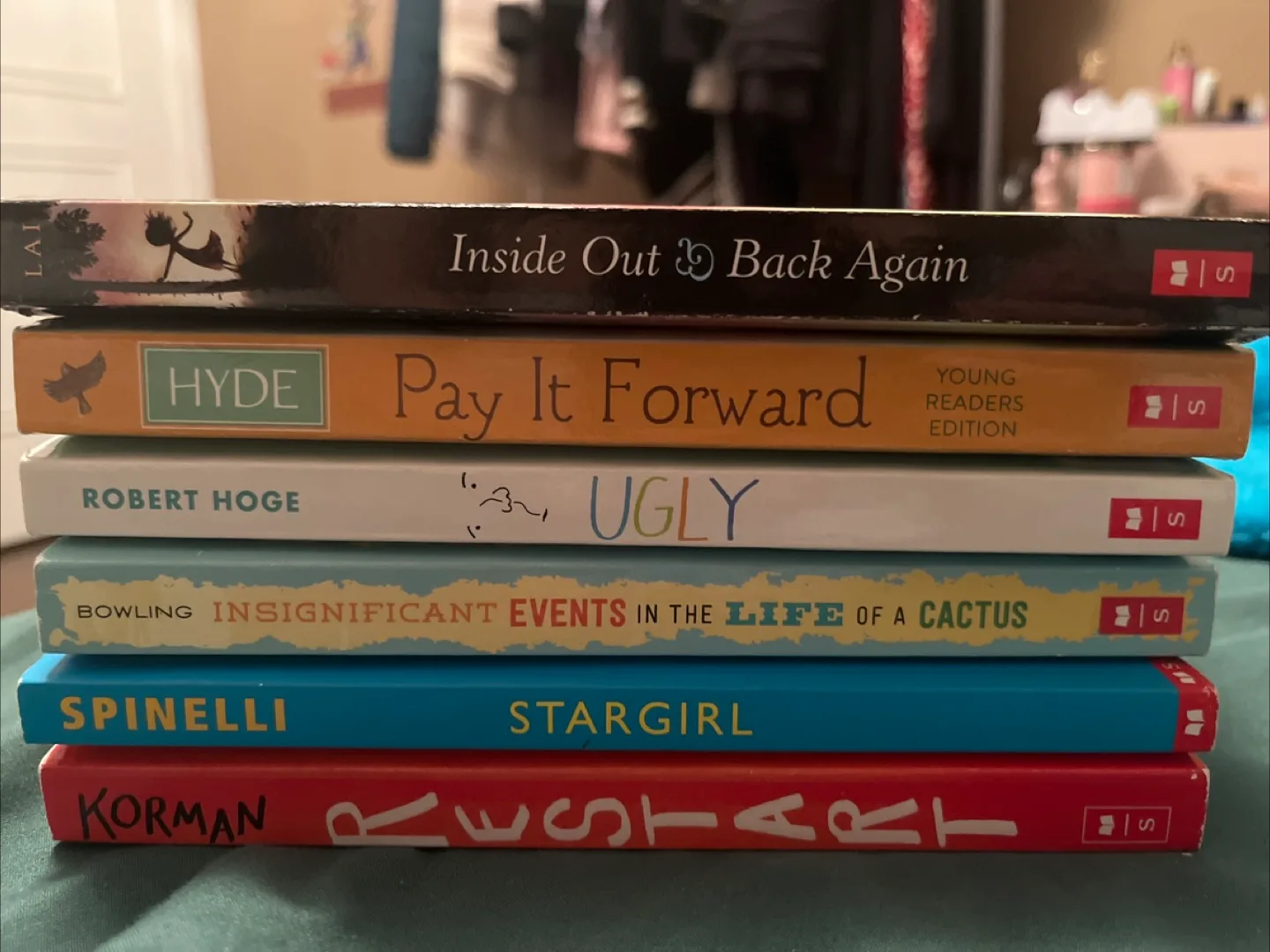 Children's Books Bundle image indicator(8)