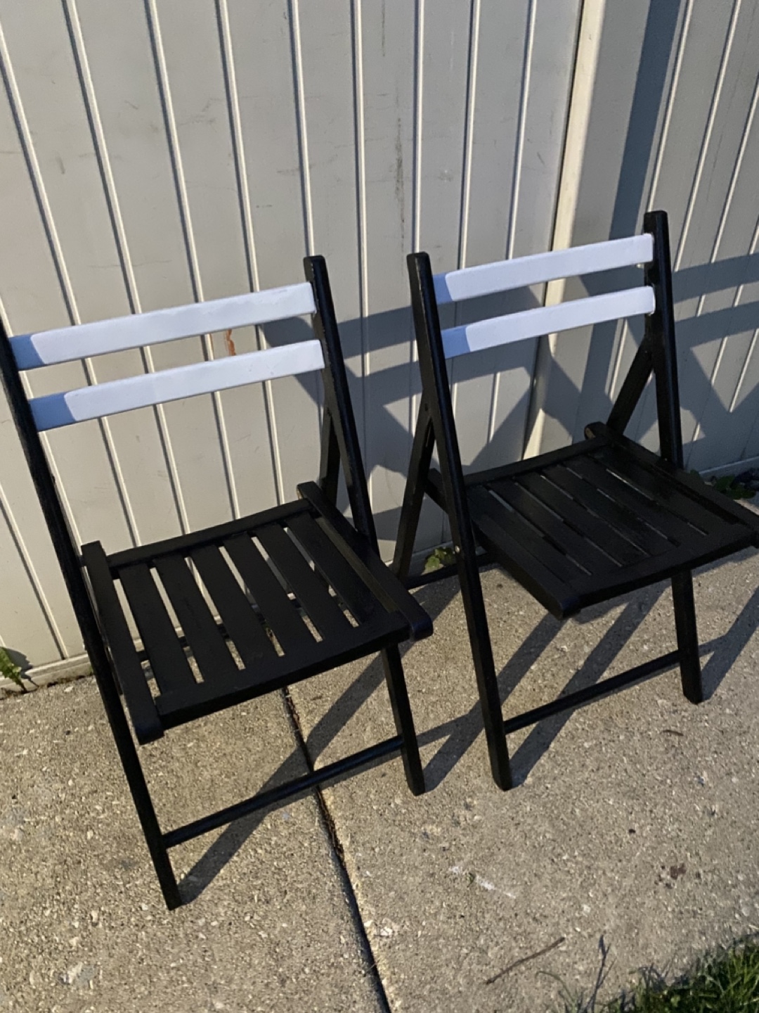 Black and White Folding Chairs - Set of 2 - photo 5