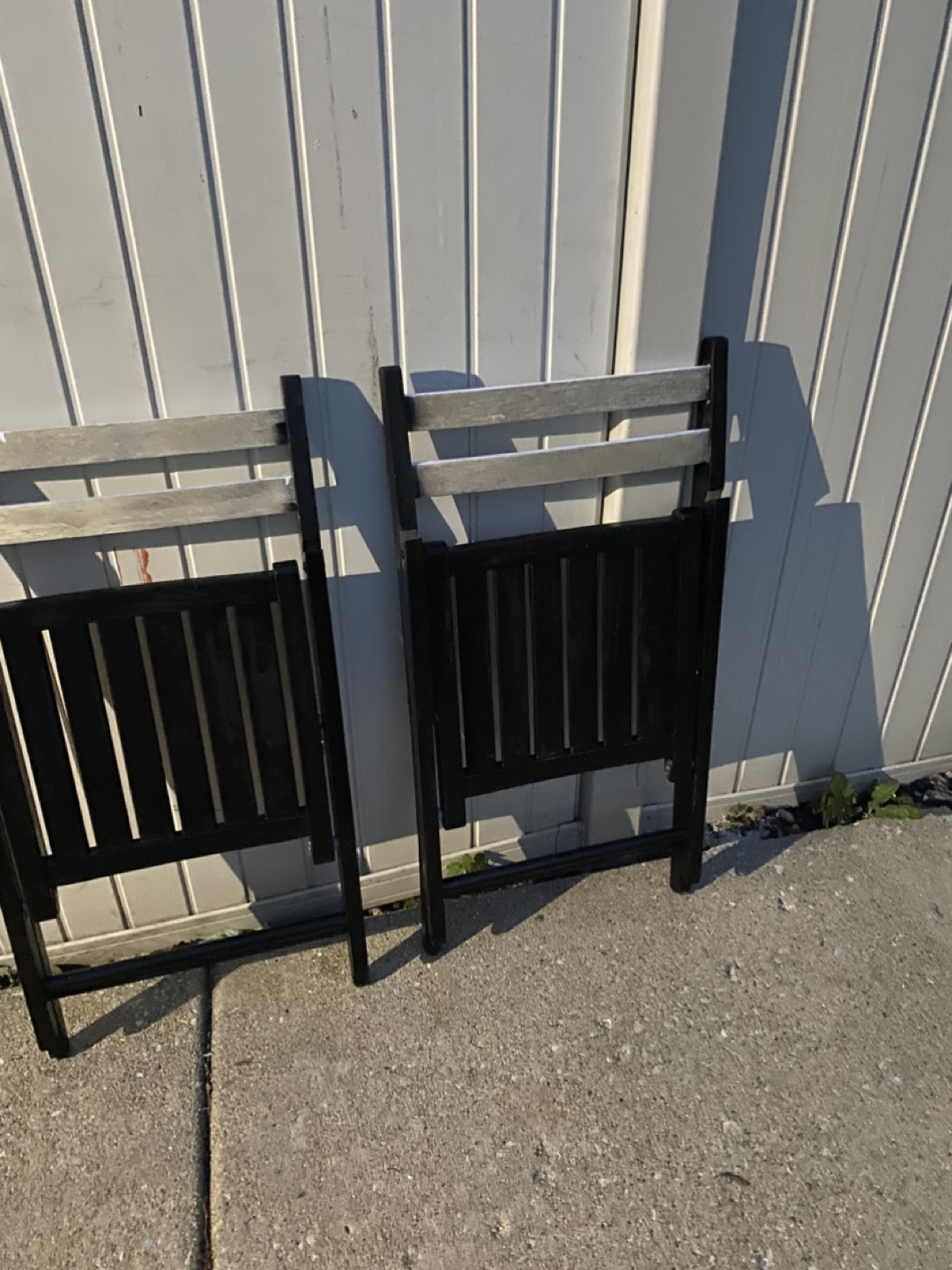 Black and White Folding Chairs - Set of 2 - photo 4