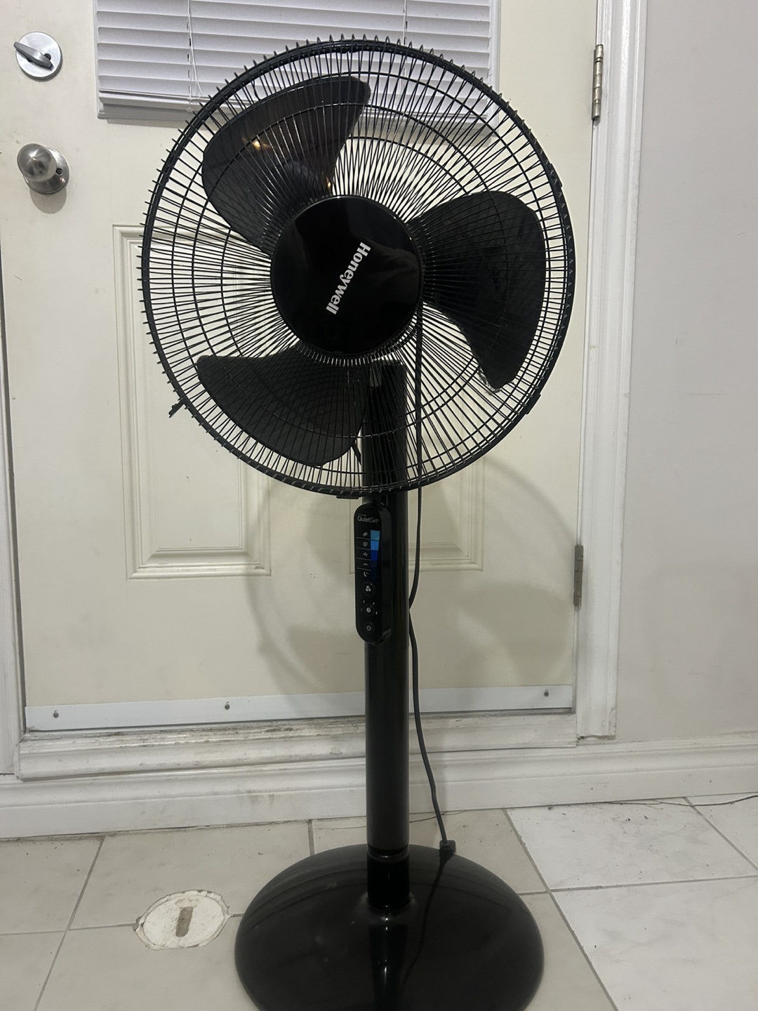 Honeywell QuietSet Stand Fan 💚