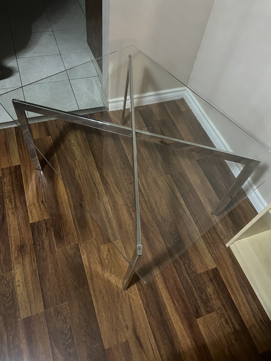 Glass Top Coffee Table with rug - photo 2