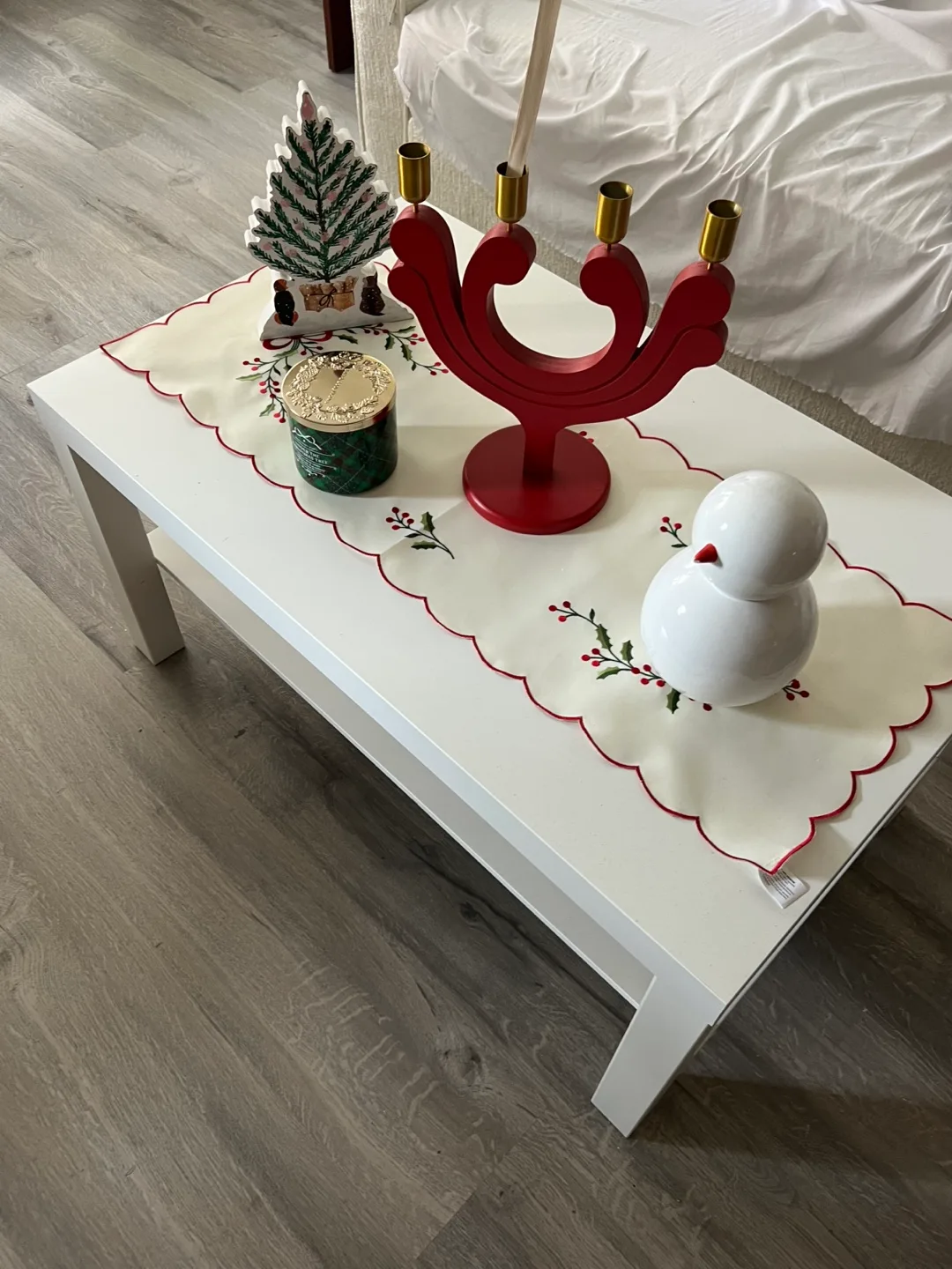 White Coffee Table thumbnail