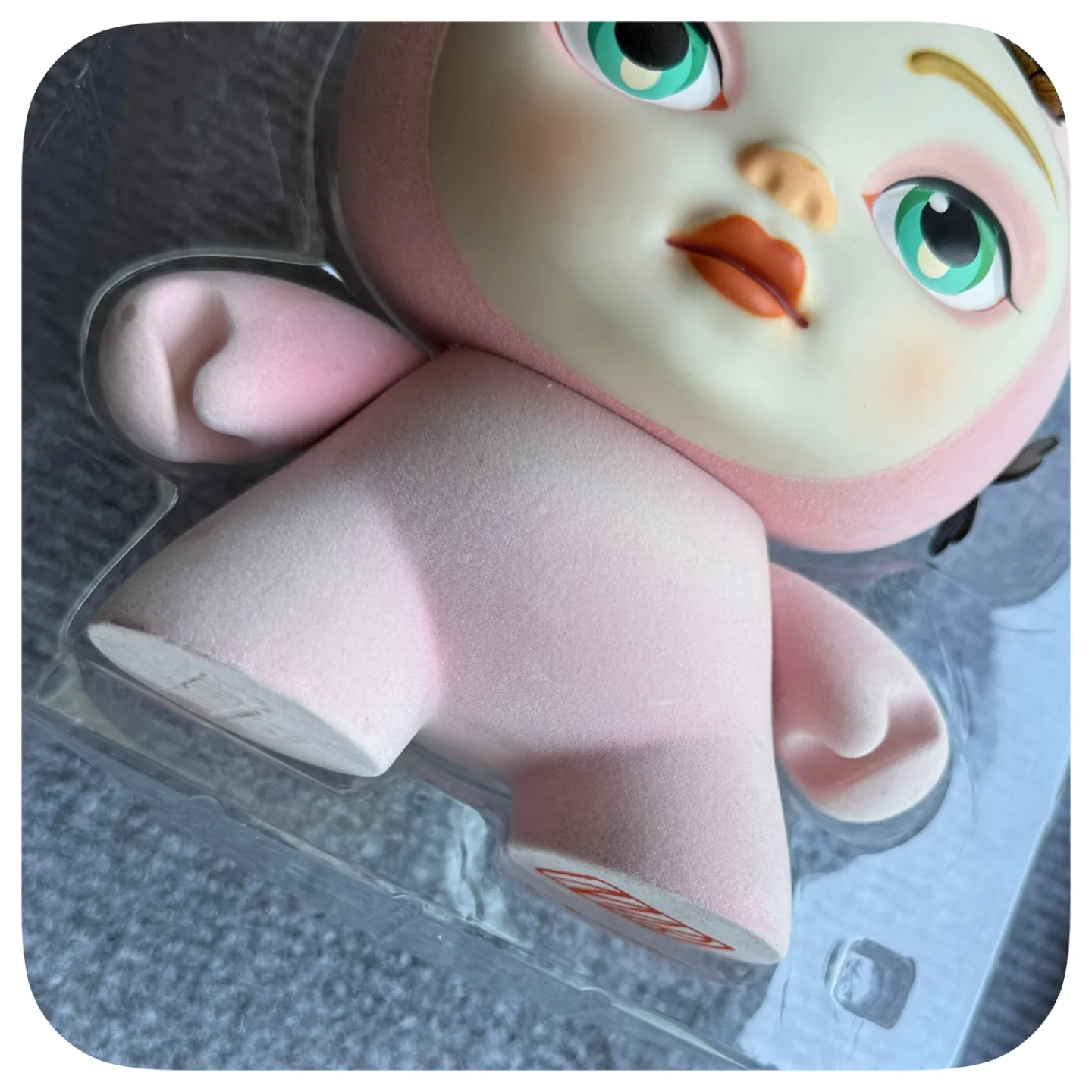 MAB GRAVES 8-INCH DUNNY BY KIDROBOT - PREOWNED, REFER TO PHOTOS! image indicator(3)