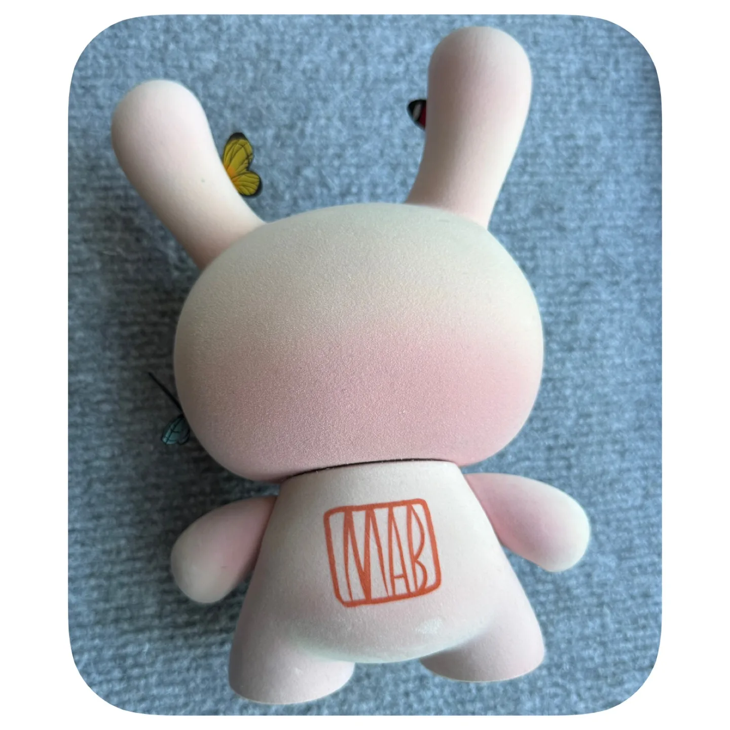 MAB GRAVES 8-INCH DUNNY BY KIDROBOT - PREOWNED, REFER TO PHOTOS! image indicator(8)