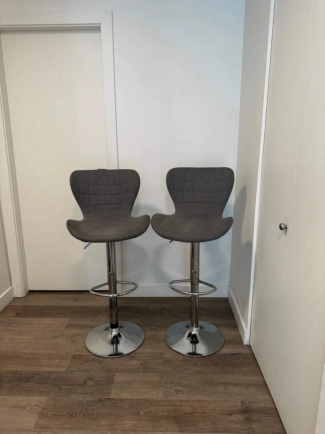 Set of 2 Grey Bar Stools thumbnail